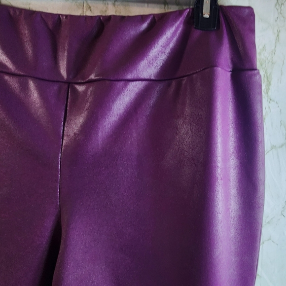 LUXE by LuLaRoe Purple Leggings - Picture 4 of 14